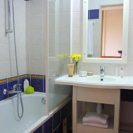 Курортный комплекс Le Hameau De La Pinede 3/4p 7/8p 4s Йер