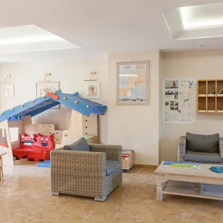Le Hameau De La Pinede 3/4p 7/8p 4s Йер